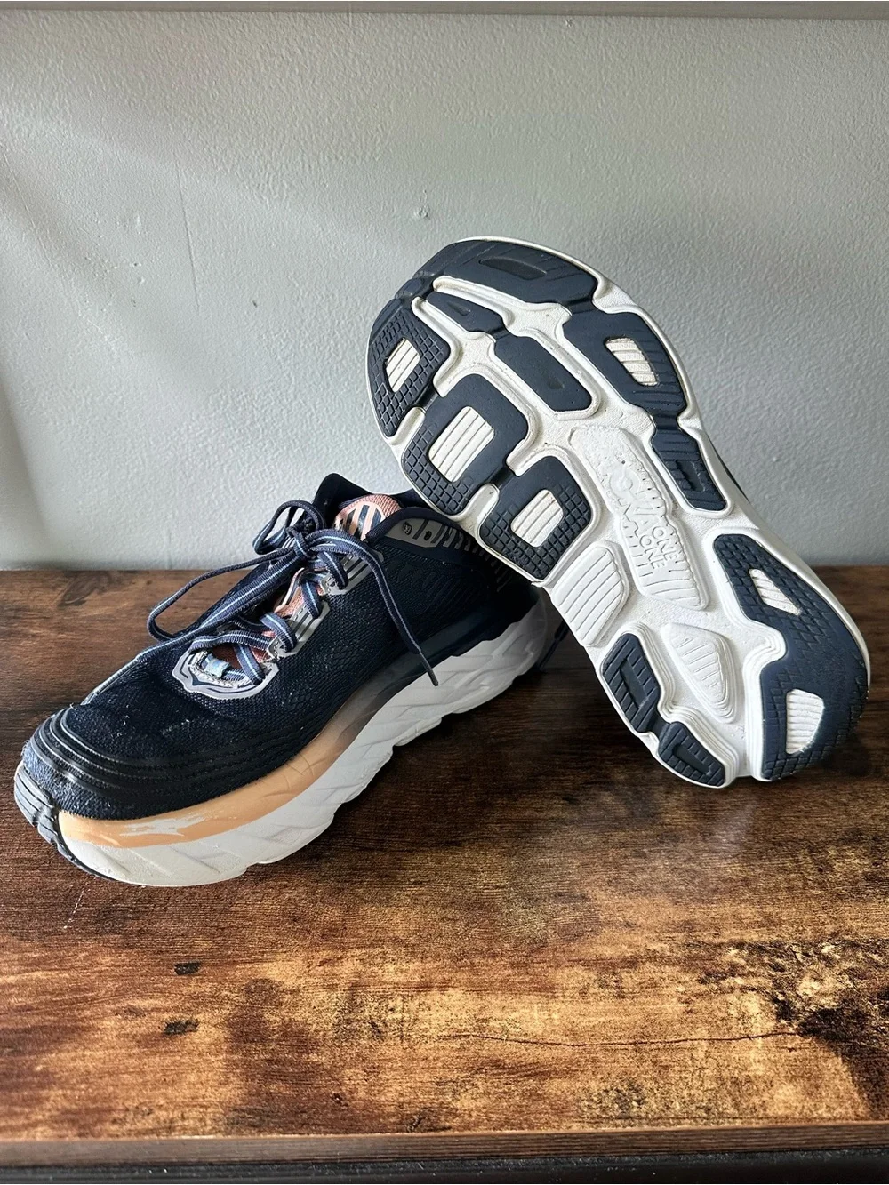 Women’s Hoka Bondi 6 Sz 8.5 - Picture 7 of 9